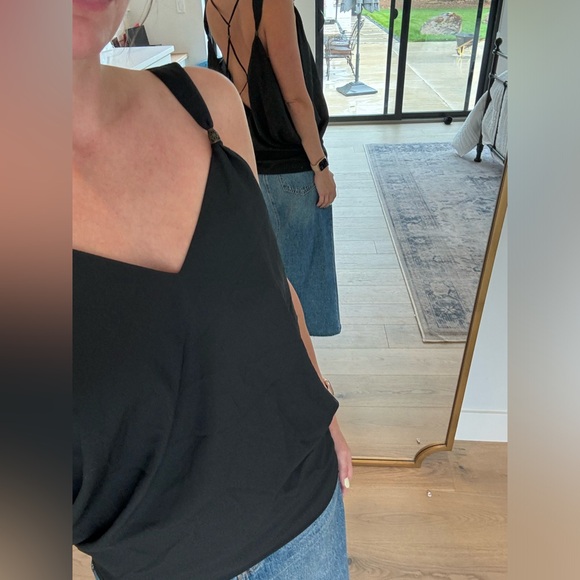 Backless top - Picture 7 of 11